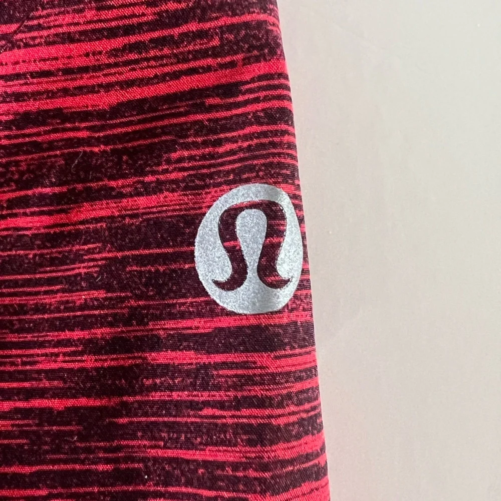 Lululemon Assert Short 9” Tactic Static Lulu Red Black Cherry Black Men's Shorts